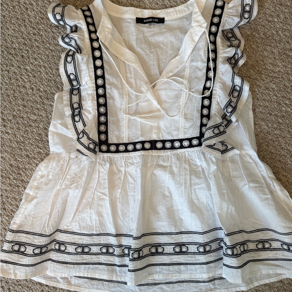 🛍️🛍️Sugarlips White Ruffle Trim Top